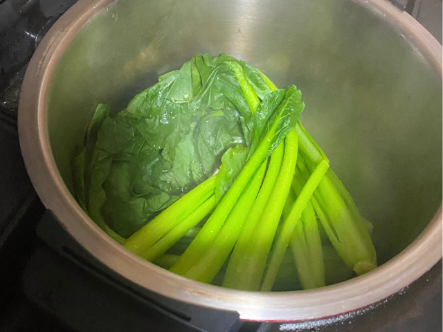 ゆで野菜も綺麗な彩りのホットクック