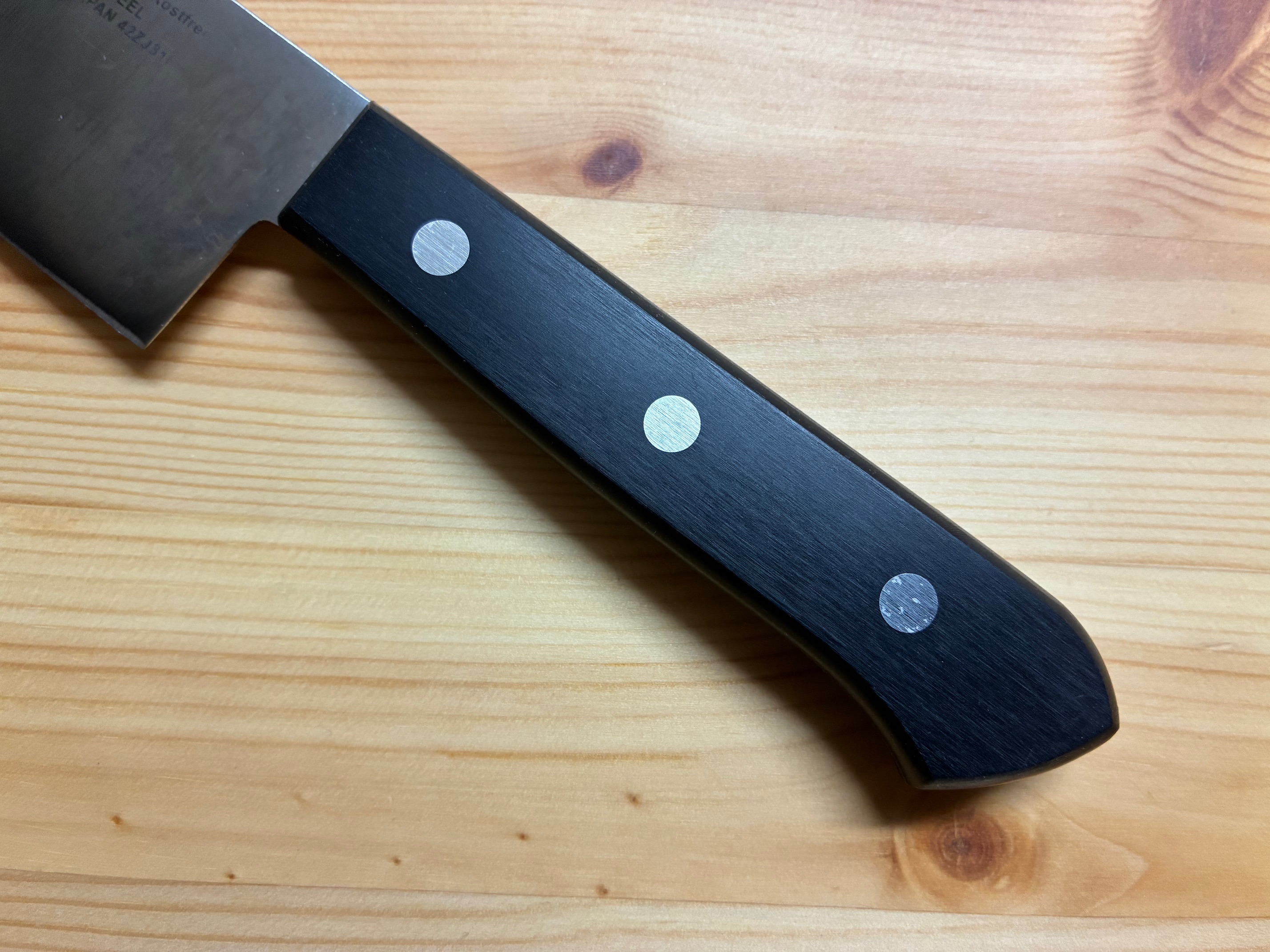 コスパの良いヘンケルス三徳包丁のイメージ