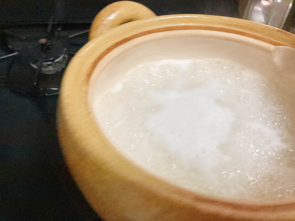 ころんとした形がかわいい、高蓄熱性と遠赤外線効果でおいしいお料理が作れる土鍋のイメージ